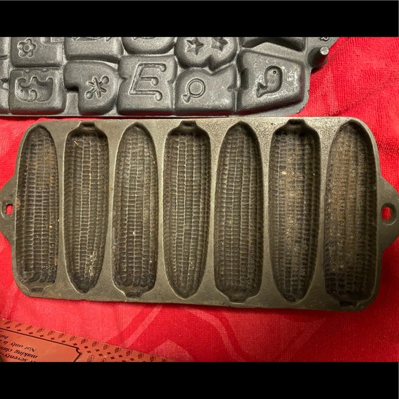 Cast Iron Corn-shaped Mold